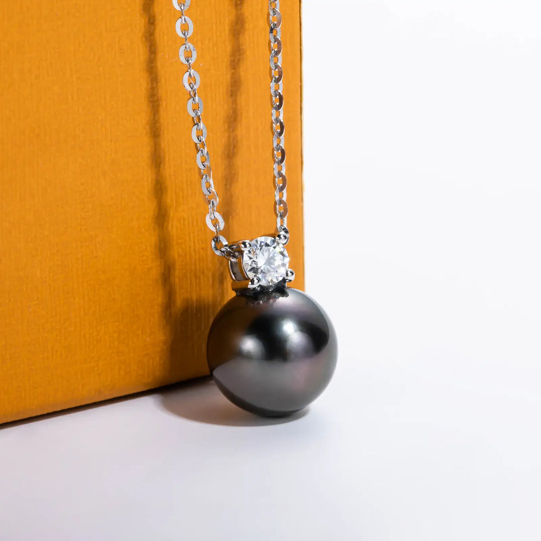 10-11mm AAAA Tahitian Black Pearl Necklace with 0.3 CT Moissanite, 10K White Gold Plated 925 Sterling Silver, 40+2+3cm Adjustable Chain