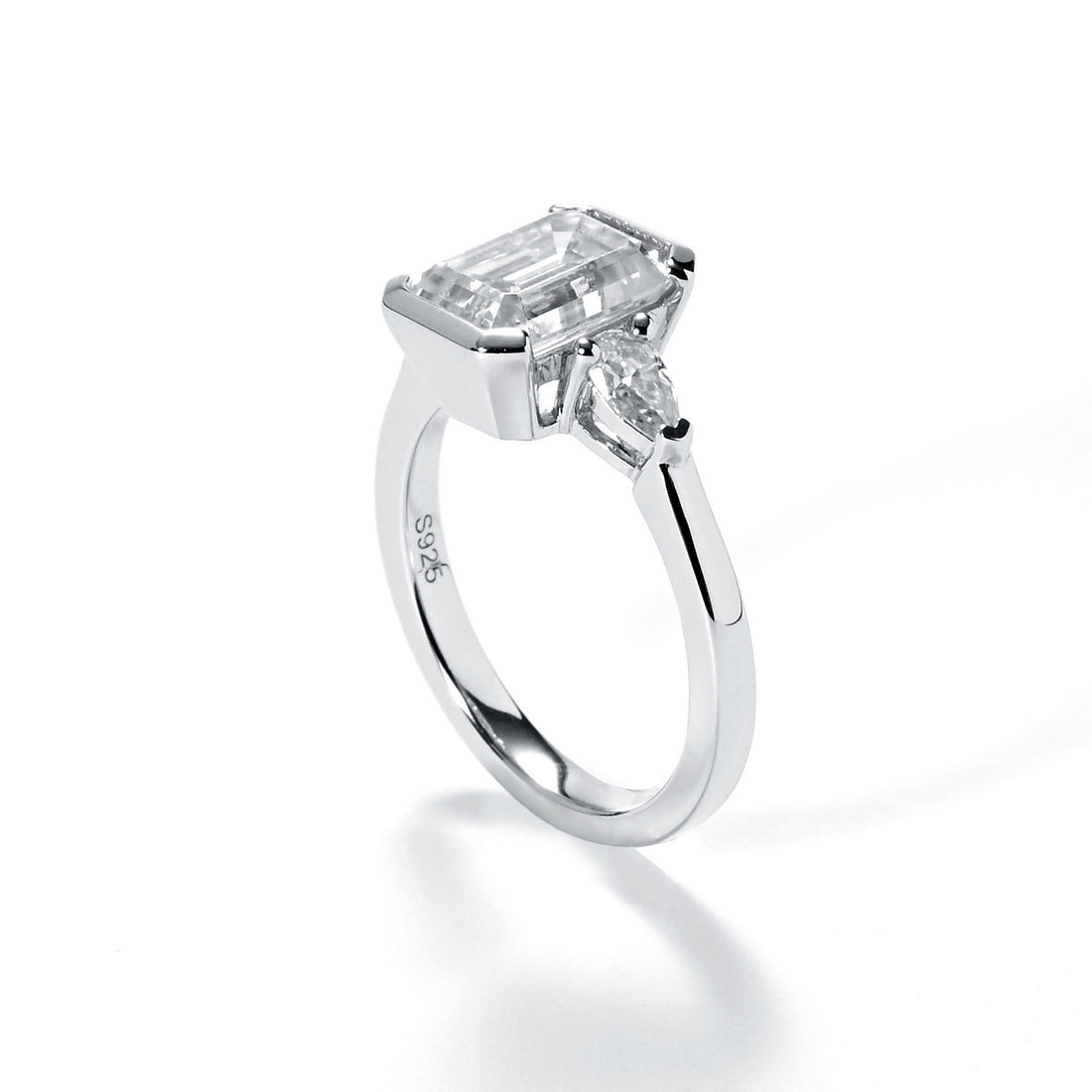 3 Ct Center Moissanite Ring，Engagement Rings 3.2-4 CTTW Total | Radiant/Emerald/Pear Cut & Certified